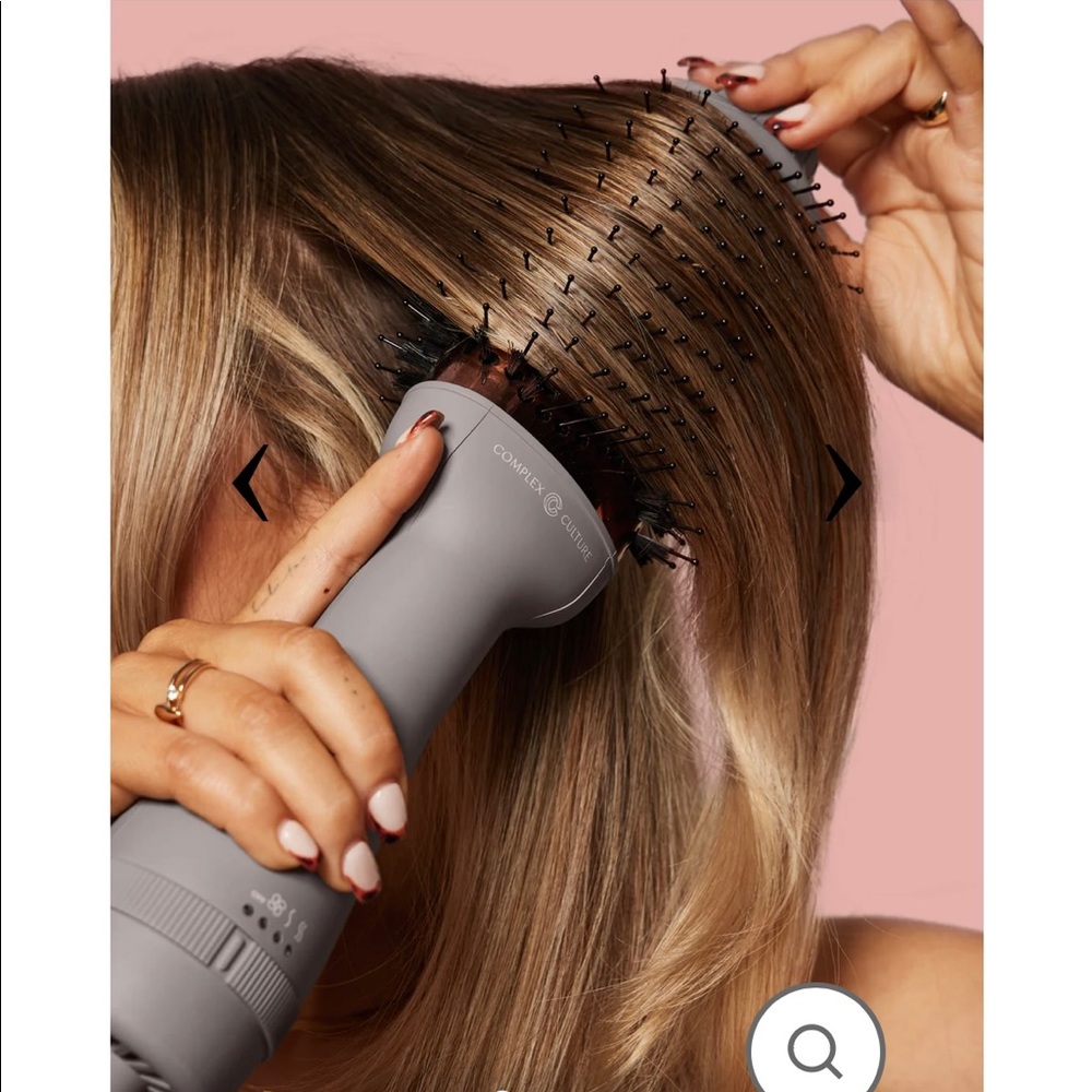 BLOWOUT BRUSH